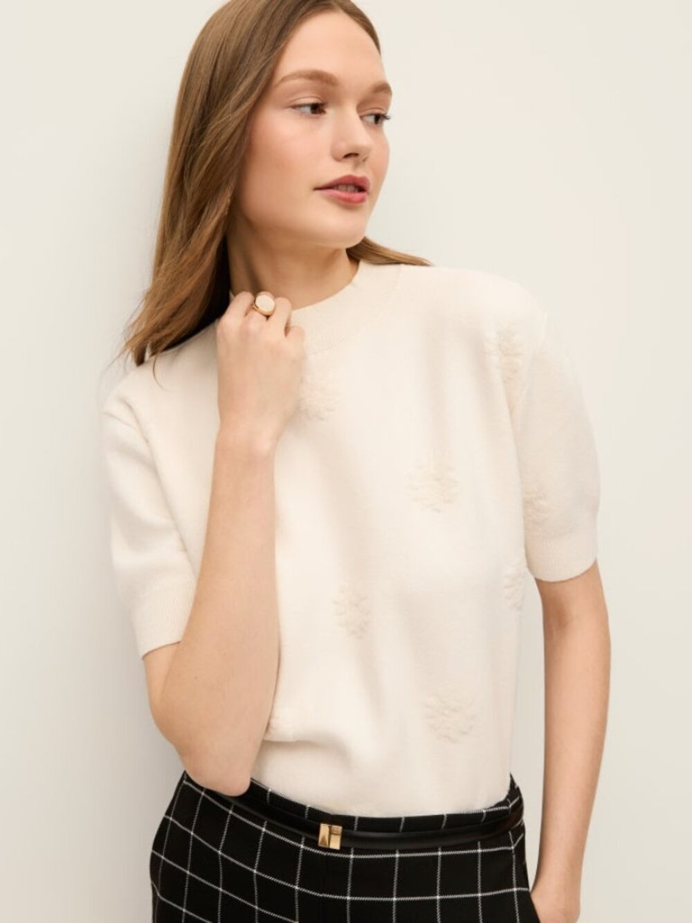 Ann Taylor Daisy Applique Sweater Tee Winter White Size Medium